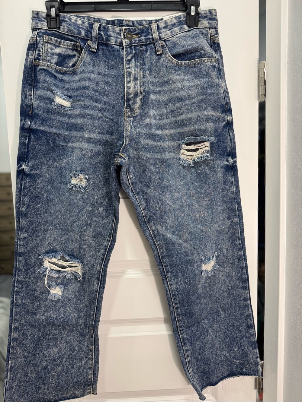 Rue21 Distressed Washed Blue Cropped Jeans